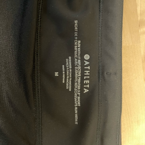 Athleta Run With It Reflective Camo printed 3.5 in seam shorts - Picture 4 of 5